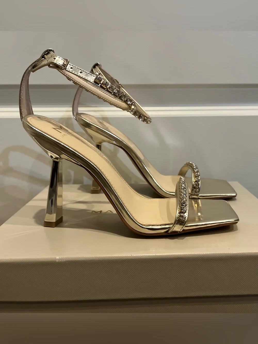 Marc Fisher LTD NWOB Karima Ankle Strap Sandal Heels In Gold Tone Size 6.5